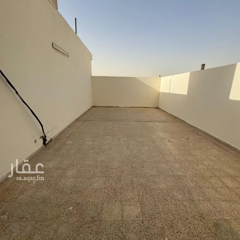 دور 3 غرف في الملقا 8