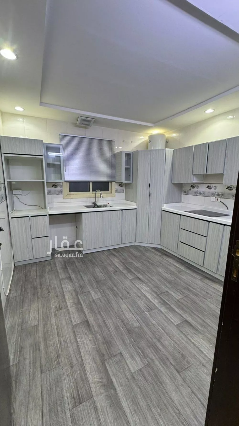 شقة 3 غرف في الرمال 4