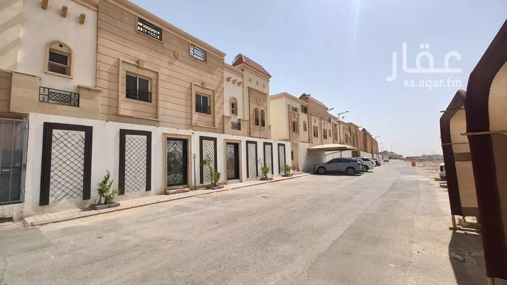 4 bedroom villa in Dhahrat Laban 5