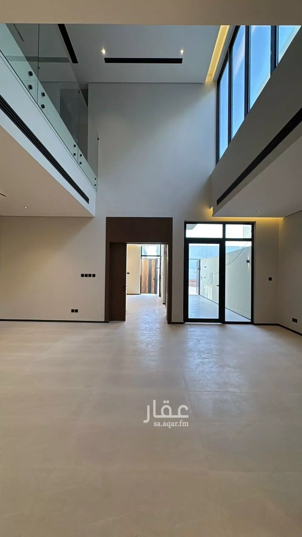 فيلا 5 غرف في العارض 12