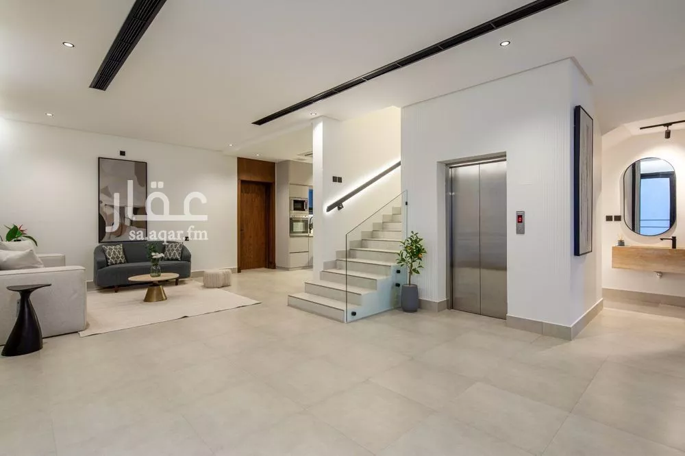 فيلا 5 غرف في العارض 3