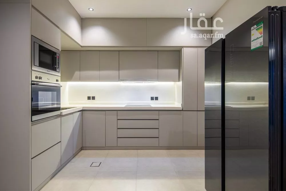 فيلا 5 غرف في العارض 4