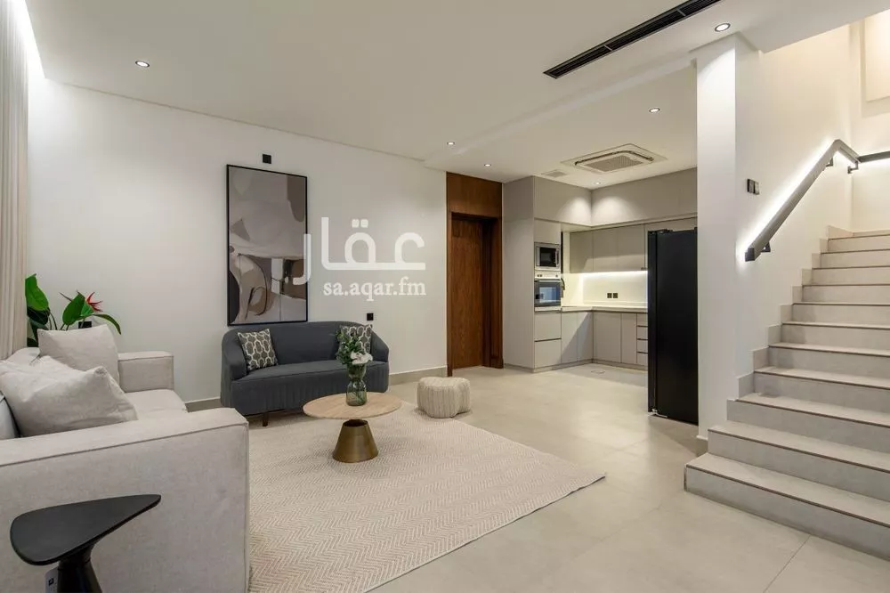 فيلا 5 غرف في العارض 8